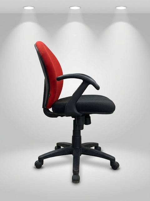 Aero Oval Low Back Task Chair – Crimson Red - Angle 1